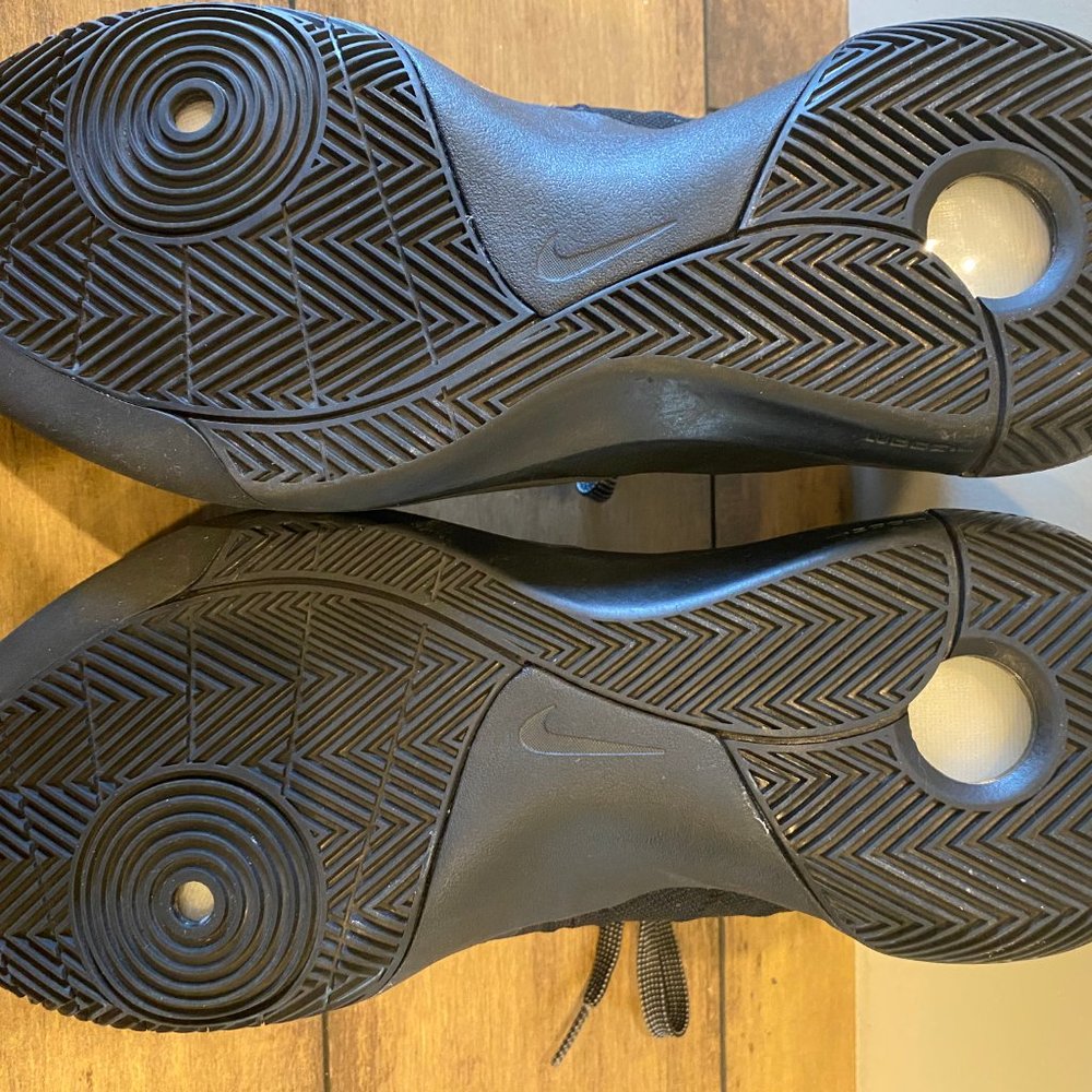 Nike Hyperdunk 2015 All-Black Basketball Shoes - Picture 5 of 5